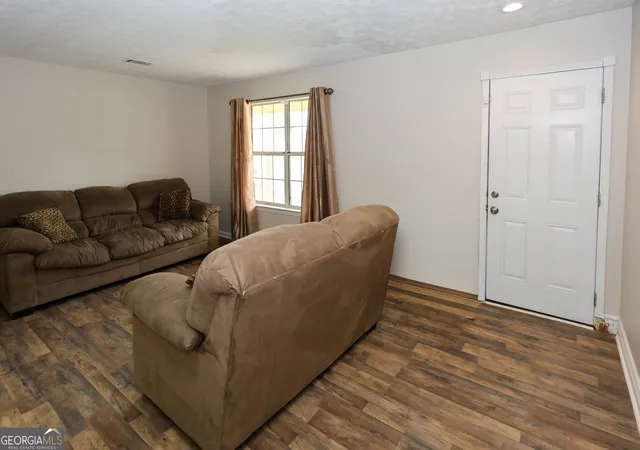3rd image of 350 Wood Duck Dr, Jonesboro, GA 30238 | MLS# 10800833