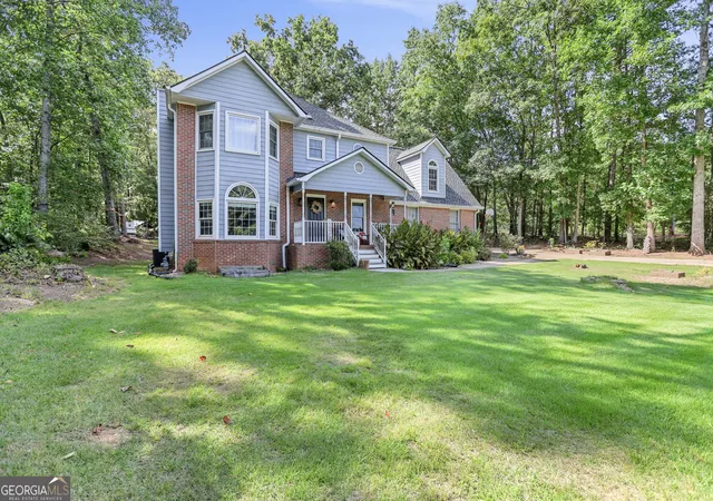 Photo 2 of Single family home for sale at 232 Lakewood Dr, Carrollton, GA 30117 | MLS# 10832434 | Listing updated on 2026-09-09