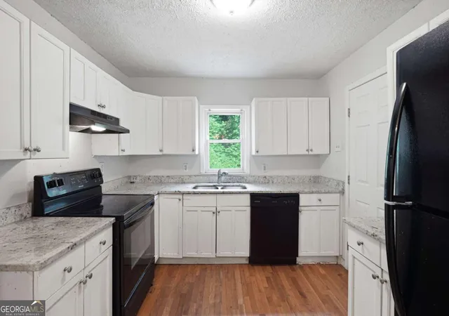 Photo 3 of Single family home for sale at 3549 Tulip Dr, Decatur, GA 30032 | MLS# 10821399 | Listing updated on 2026-10-09