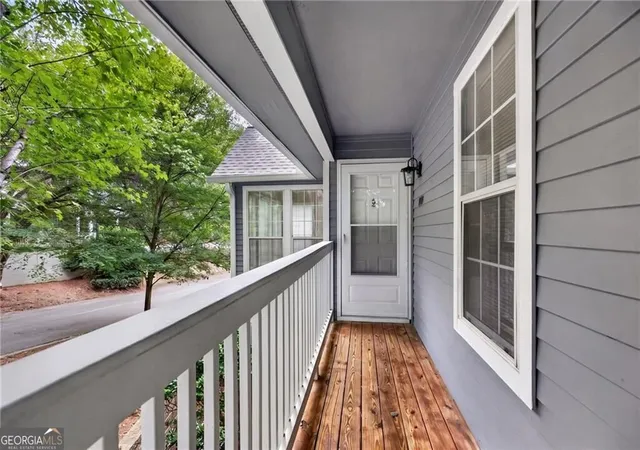 Photo 3 of Sale Pending at 1010 Gettysburg Pl, Sandy Springs, GA 30350 | MLS# 10821722 | Listing updated on 2026-09-14