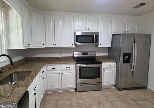 Photo 4 of Single family home for sale at 4158 Mountain Glen Tr, Snellville, GA 30039 | MLS# 10796870 | Listing updated on 2026-09-05