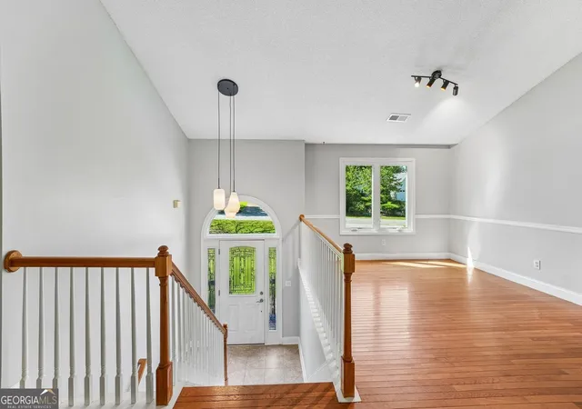 Photo 4 of Single family home for sale at 270 Wentworth Dr, Canton, GA 30114 | MLS# 10833292 | Listing updated on 2026-10-09