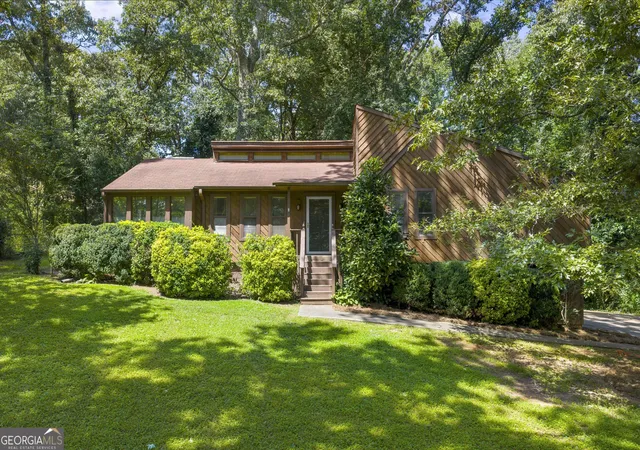 Photo 1 of Single family home for sale at 2656 Royal Oak Ct, Acworth, GA 30102 | MLS# 10828930 | Listing updated on 2026-09-15