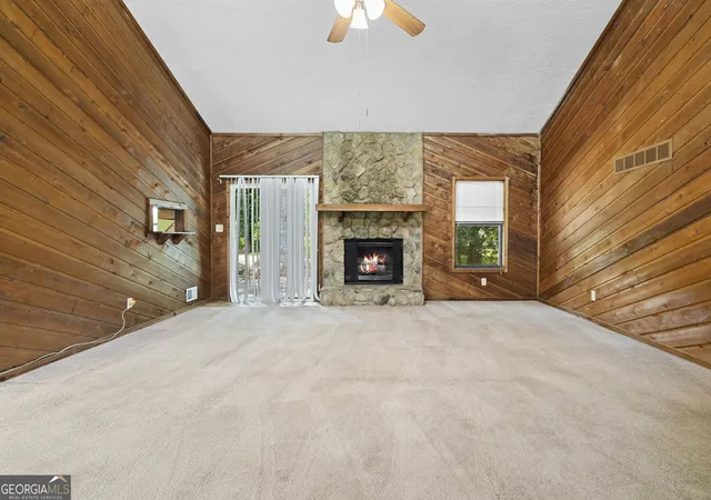 Photo 3 of Single family home for sale at 2656 Royal Oak Ct, Acworth, GA 30102 | MLS# 10828930 | Listing updated on 2026-10-15