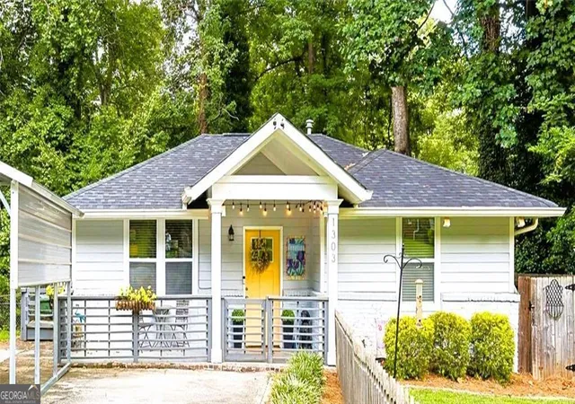 Photo 1 of Single family home for sale at 1303 Elizabeth Ave Sw, Atlanta, GA 30310 | MLS# 10800244 | Listing updated on 2026-09-14