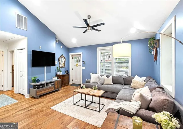 Photo 2 of Single family home for sale at 1303 Elizabeth Ave Sw, Atlanta, GA 30310 | MLS# 10800244 | Listing updated on 2026-09-14