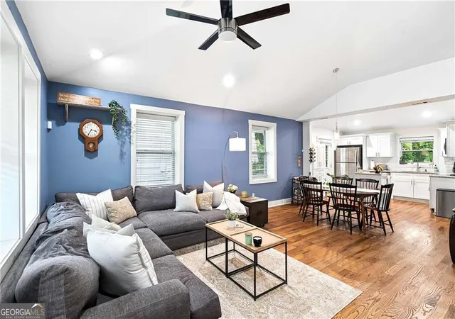 Photo 2 of Single family home for sale at 1303 Elizabeth Ave SW, Atlanta, GA 30310 | MLS# 10800244 | Listing updated on 2026-09-14