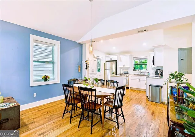 Photo 3 of Single family home for sale at 1303 Elizabeth Ave SW, Atlanta, GA 30310 | MLS# 10800244 | Listing updated on 2026-09-14