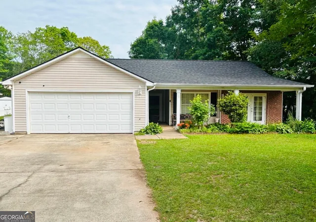 2nd image of 270 Roberts Trl, Locust Grove, GA 30248 | MLS# 10767034