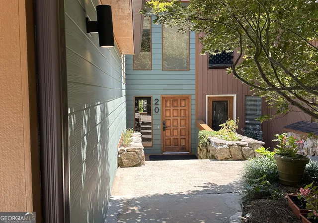 Photo 2 of Townhouse for sale at 20 Colony Ridge Pl, Johns Creek, GA 30022 | MLS# 10831198 | Listing updated on 2026-09-18