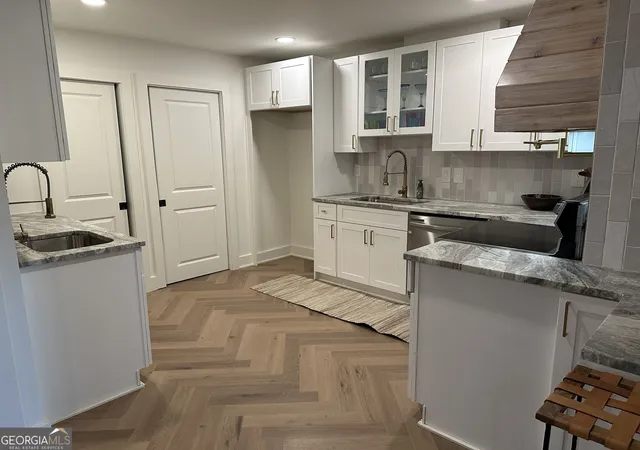 Photo 4 of Townhouse for sale at 20 Colony Ridge Pl, Johns Creek, GA 30022 | MLS# 10831198 | Listing updated on 2026-09-28