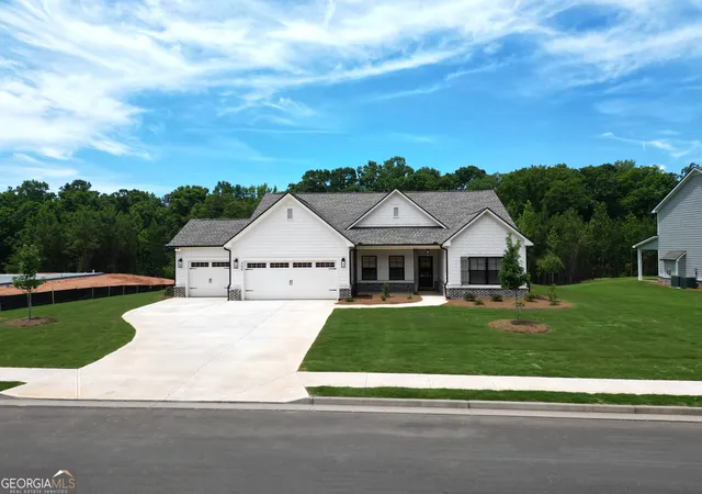 Homes for sale in Social Circle, GA | 309 Weslyn Dr, Social Circle, GA 30025 | MLS# 10688929