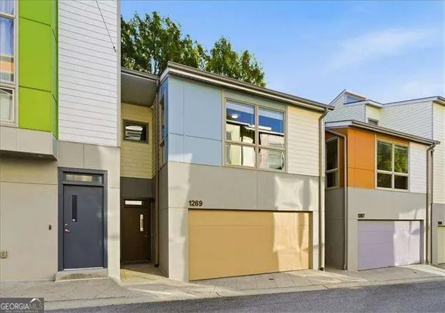 Photo 2 of Townhouse for sale at 1269 Ponti Mews Nw, Atlanta, GA 30318 | MLS# 10815713 | Listing updated on 2026-08-27