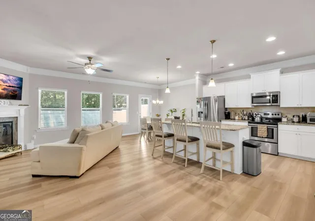 5th image of 411 Crescent Woode Dr, Dallas, GA 30157 | MLS# 10811565