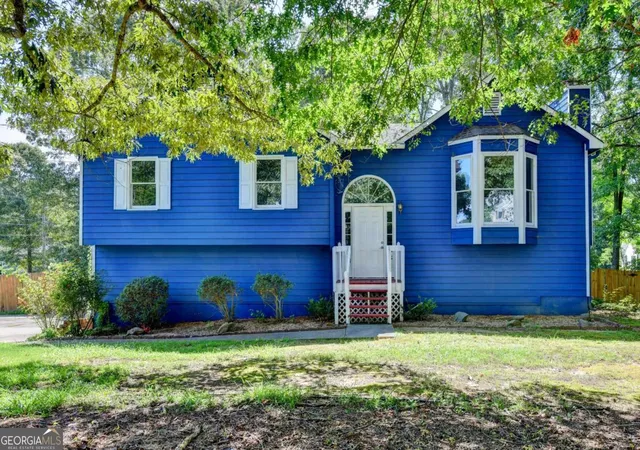Photo 1 of Single family home for sale at 18 Silverthorne Ct, Douglasville, GA 30134 | MLS# 10814148 | Listing updated on 2026-10-17