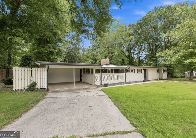 1st image of 989 Rudolph St, Gainesville, GA 30501 | MLS# 10812771