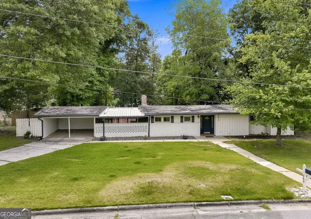 3rd image of 989 Rudolph St, Gainesville, GA 30501 | MLS# 10812771