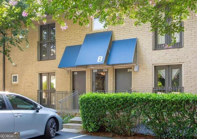 Photo 15 of Condo for sale at 2023 Oakview Rd Se #223, Atlanta, GA 30317 | MLS# 10817385 | Listing updated on 2026-08-15