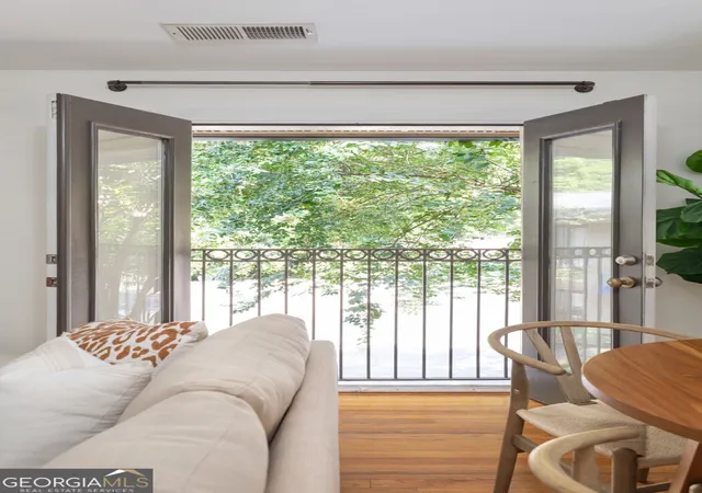Photo 4 of Condo for sale at 2023 Oakview Rd SE #223, Atlanta, GA 30317 | MLS# 10817385 | Listing updated on 2026-08-15