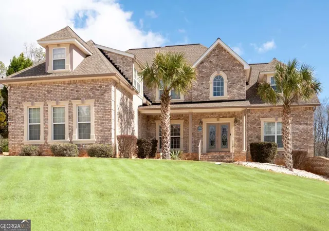 3rd image of 1227 Castle Point Ct Sw, Conyers, GA 30094 | MLS# 10710519
