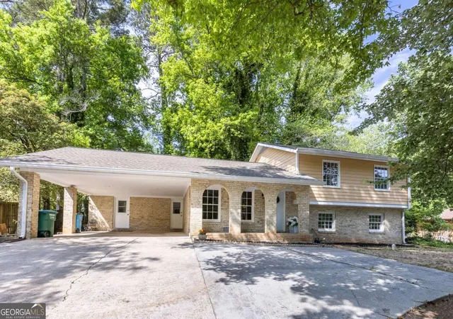 2nd image of 383 Ben Ave Sw, Lilburn, GA 30047 | MLS# 10807118
