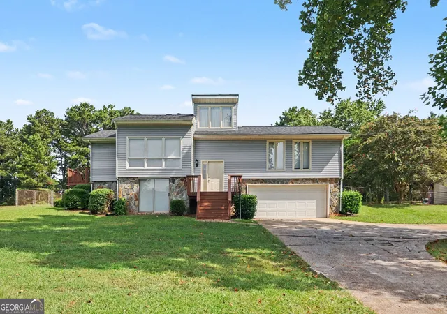 Photo 2 of Single family home for sale at 114 Meadowland Trl, Lagrange, GA 30240 | MLS# 10833714 | Listing updated on 2026-08-27
