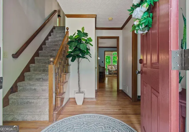 Photo 3 of Sale Pending at 1811 Yorkshire Dr, Woodstock, GA 30189 | MLS# 10811279 | Listing updated on 2026-08-26