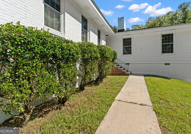 Photo 4 of Single family home for sale at 1695 Briarcliff Rd, Macon, GA 31211 | MLS# 10829356 | Listing updated on 2026-09-24