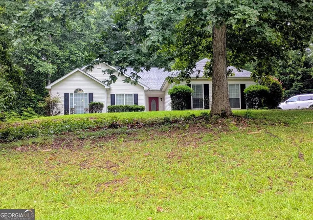 Single family home for sale at 35 Paces Landing Ln, Newnan, GA 30263 | MLS# 10786417