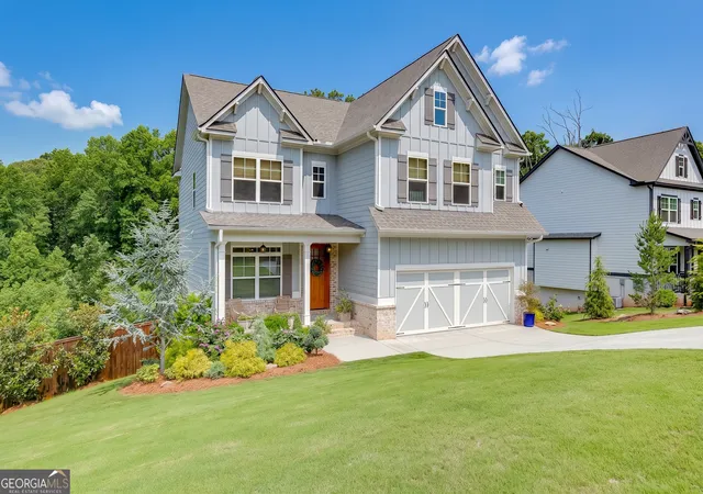 Photo 2 of Single family home for sale at 3536 Dockside Shores Dr, Gainesville, GA 30506 | MLS# 10782359 | Listing updated on 2026-09-16