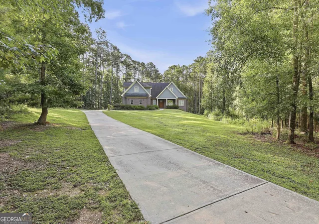 Photo 2 of Single family home for sale at 215 Kingswood Ln, Fayetteville, GA 30215 | MLS# 10810533 | Listing updated on 2026-09-04