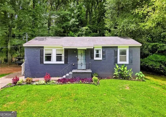 Photo 2 of Single family home for sale at 1137 Redford Dr Se, Atlanta, GA 30315 | MLS# 10812060 | Listing updated on 2026-09-14