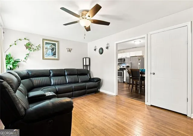 Photo 4 of Single family home for sale at 1137 Redford Dr Se, Atlanta, GA 30315 | MLS# 10812060 | Listing updated on 2026-09-14
