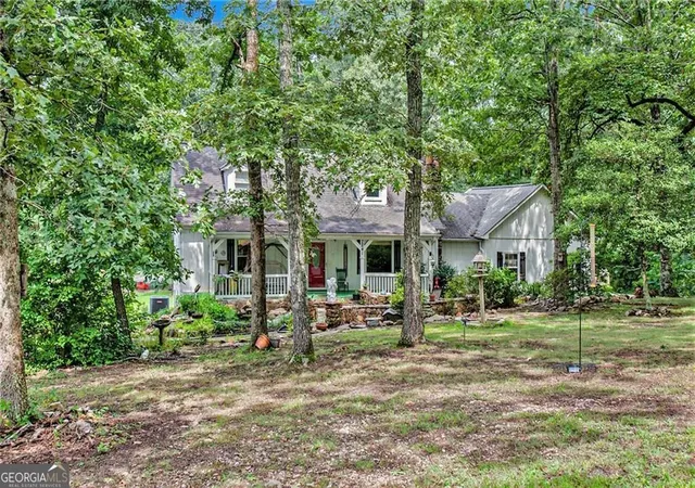 Photo 3 of Single family home for sale at 2841 Upper Sweetwater Trl Se, White, GA 30184 | MLS# 10571758 | Listing updated on 2026-08-02