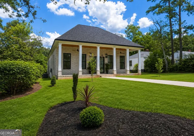 Photo 3 of Single family home for sale at 2719 Oakland Ave, Augusta, GA 30909 | MLS# 10814294 | Listing updated on 2026-08-13