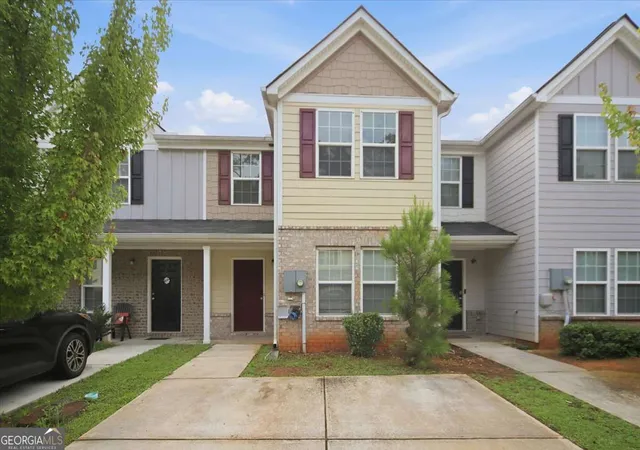 Photo 1 of Townhouse for sale at 2543 Piering Dr, Lithonia, GA 30038 | MLS# 10817734 | Listing updated on 2026-09-25