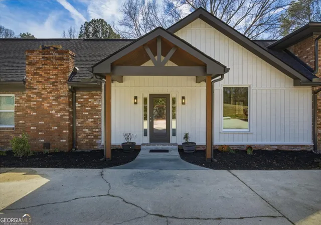 Photo 3 of Single family home for sale at 4911 Lower Jersey Rd, Oxford, GA 30054 | MLS# 10831363 | Listing updated on 2026-09-11