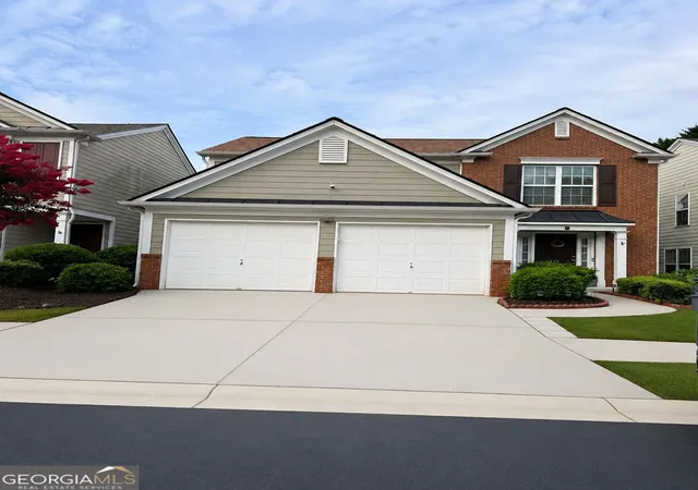 Photo 1 of Townhouse for sale at 274 Balaban Cir, Woodstock, GA 30188 | MLS# 10834798 | Listing updated on 2026-09-11