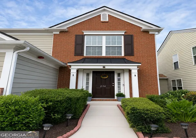 Photo 2 of Townhouse for sale at 274 Balaban Cir, Woodstock, GA 30188 | MLS# 10834798 | Listing updated on 2026-09-11