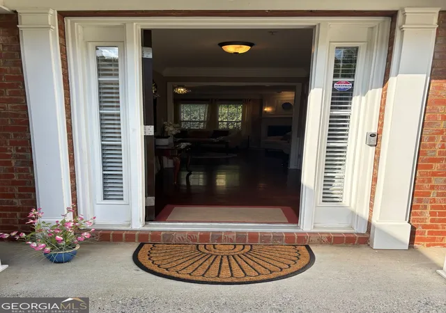 Photo 3 of Townhouse for sale at 274 Balaban Cir, Woodstock, GA 30188 | MLS# 10834798 | Listing updated on 2026-09-11