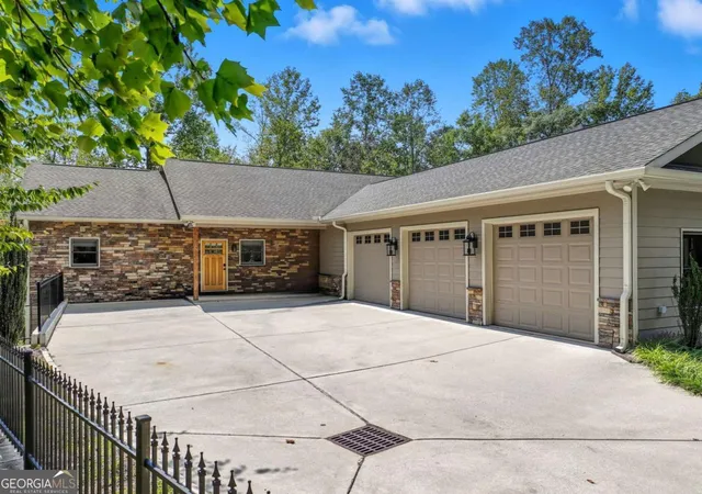 Photo 3 of Sale Pending at 505 Mill Cove Dr, Dahlonega, GA 30533 | MLS# 10608642 | Listing updated on 2025-10-22