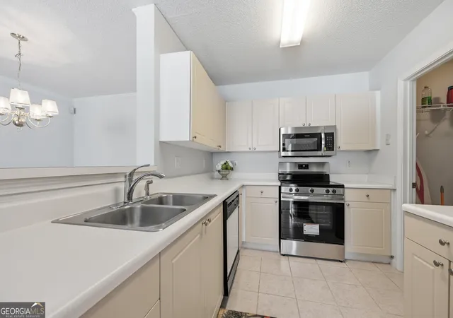 1st image of 812 Vinings Forest Ln Se, Smyrna, GA 30080 | MLS# 10755907