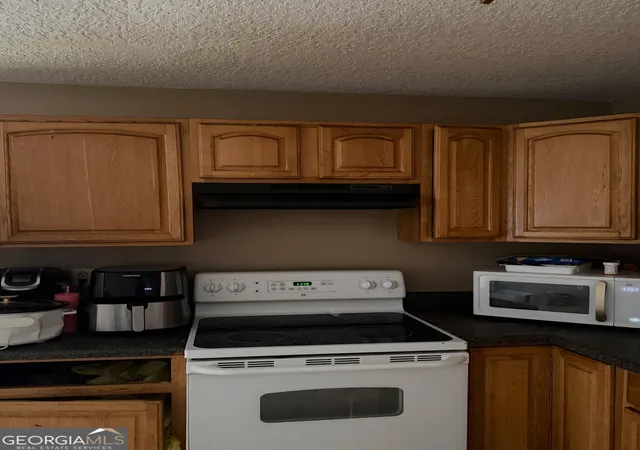 Photo 3 of Single family home for sale at 1030 Otto Cir, Douglas, GA 31535 | MLS# 10808157 | Listing updated on 2026-08-09