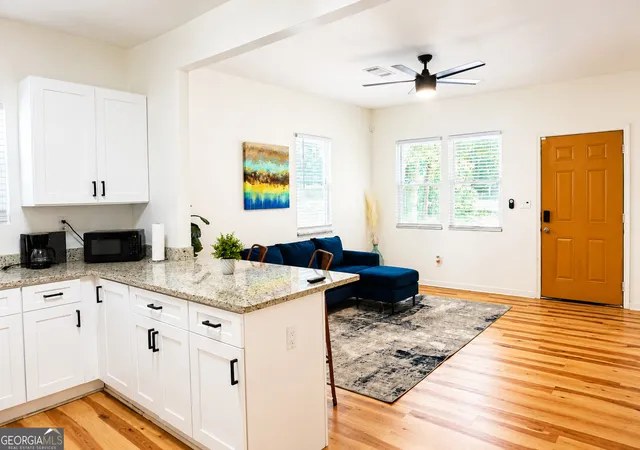 Listing Photo 4 - Condo for sale in building located at 1401 Mcclelland Ave, Atlanta, GA 30344