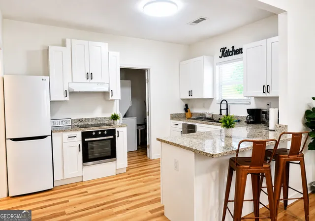 Listing Photo 5 - Condo for sale in building located at 1401 Mcclelland Ave, Atlanta, GA 30344