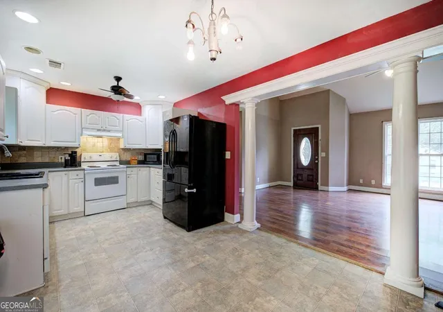 Photo 3 of Single family home for sale at 33 Covered Springs Dr NE, Rome, GA 30165 | MLS# 10821598 | Listing updated on 2026-09-21