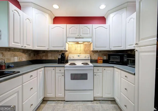 Photo 4 of Single family home for sale at 33 Covered Springs Dr NE, Rome, GA 30165 | MLS# 10821598 | Listing updated on 2026-09-21