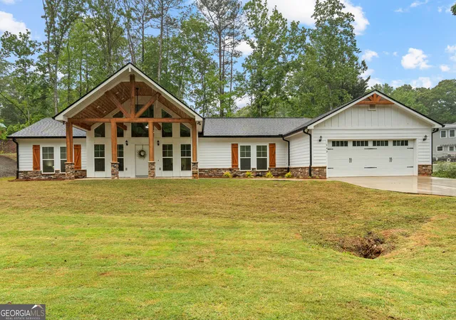 Homes for sale in Lagrange, GA | 143 Taylor Len Dr, Lagrange, GA 30240 | MLS# 10753755