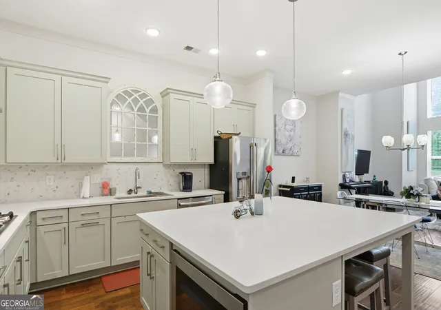 Photo 2 of Townhouse for sale at 923 Katie Kerr Dr, Decatur, GA 30030 | MLS# 10781257 | Listing updated on 2026-09-17