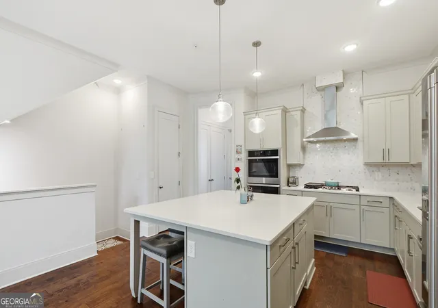 Photo 3 of Townhouse for sale at 923 Katie Kerr Dr, Decatur, GA 30030 | MLS# 10781257 | Listing updated on 2026-09-17